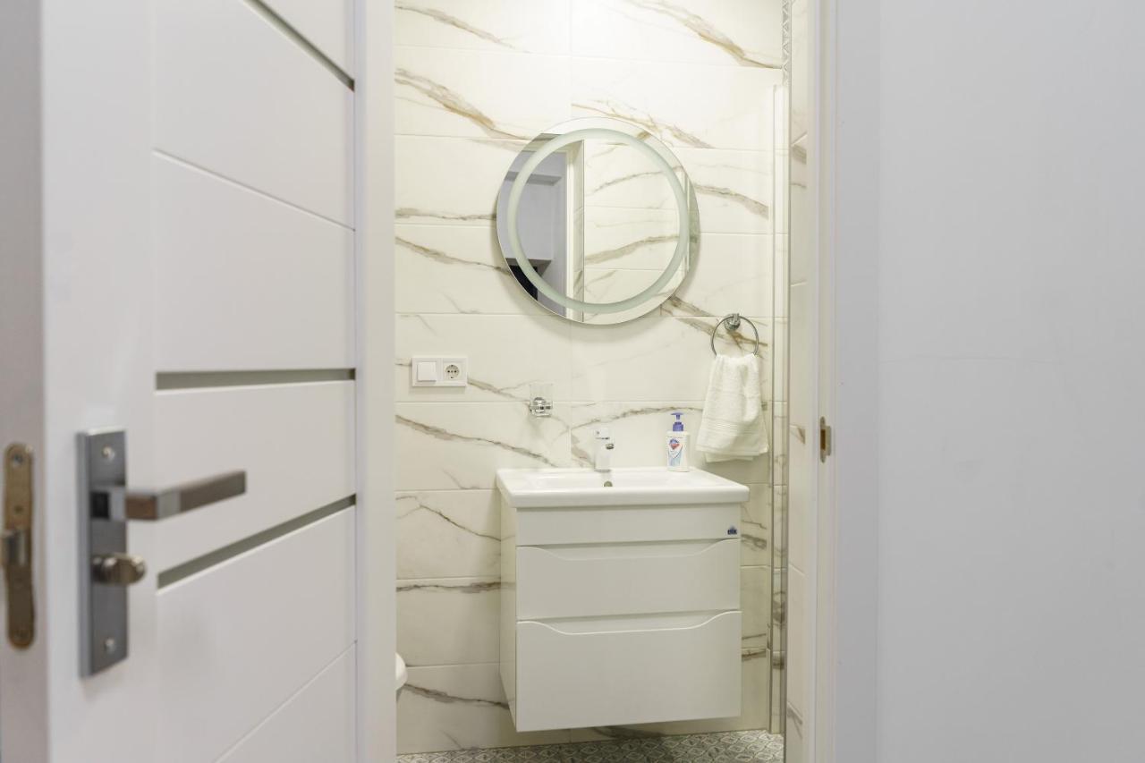 Charming Apartments In The Heart Of Lviv - Valova, Nasypna Str エクステリア 写真