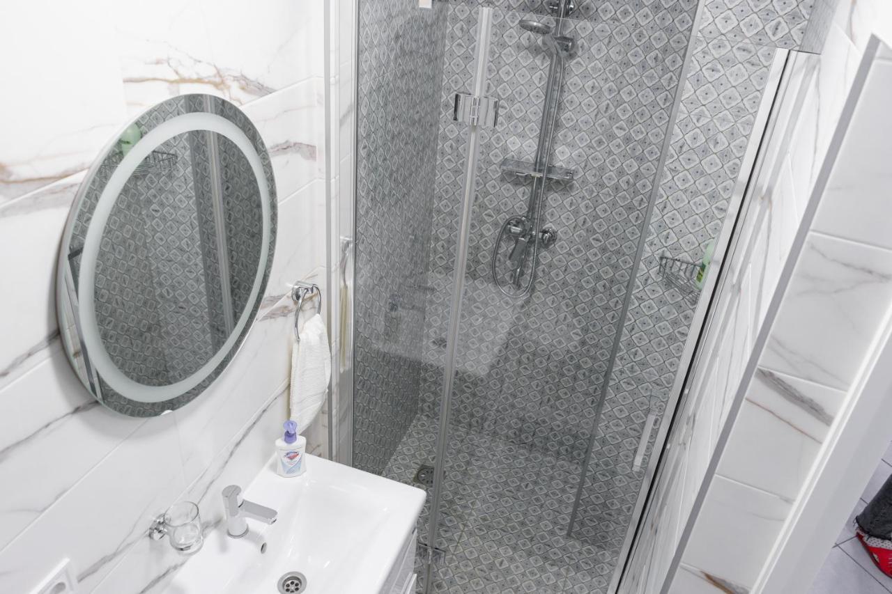 Charming Apartments In The Heart Of Lviv - Valova, Nasypna Str エクステリア 写真